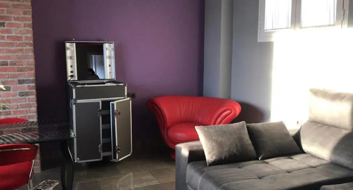 Precioso Y Moderno Atico Duplex De 2 Habitaciones En Sevilla Para 2 O 3 Personas Con Jacuzzi